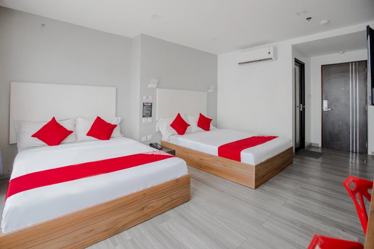 Oyo 666 Mc Hotel Fairview Quezon City Bagian luar foto