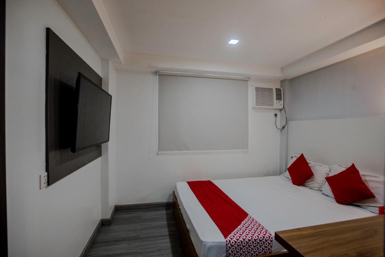 Oyo 666 Mc Hotel Fairview Quezon City Bagian luar foto