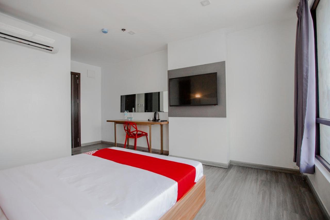 Oyo 666 Mc Hotel Fairview Quezon City Bagian luar foto