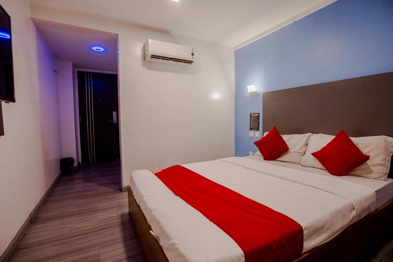 Oyo 666 Mc Hotel Fairview Quezon City Bagian luar foto