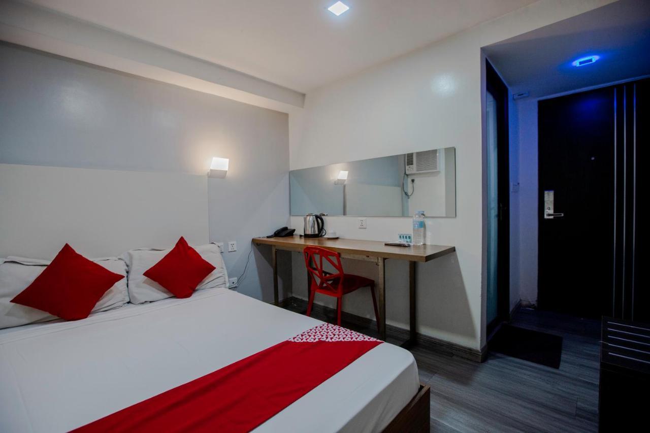 Oyo 666 Mc Hotel Fairview Quezon City Bagian luar foto