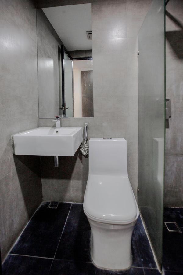 Oyo 666 Mc Hotel Fairview Quezon City Bagian luar foto